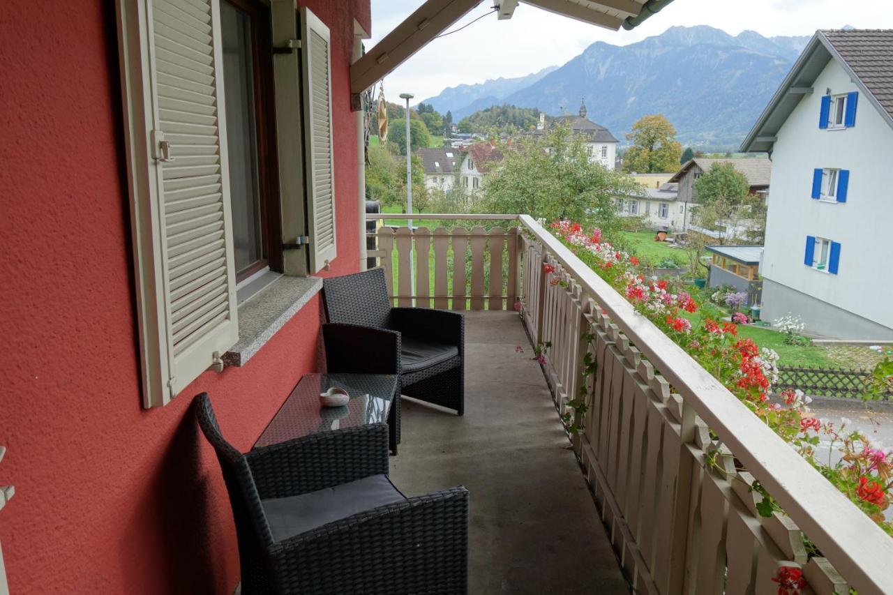 Wirtshaus Zum Stern Hotell Satteins Exteriör bild