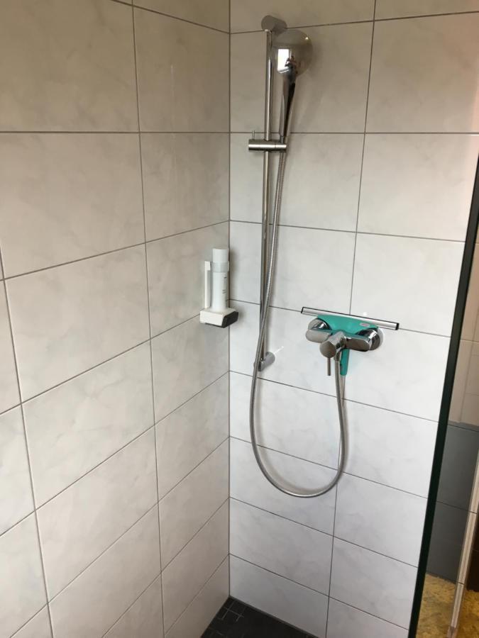 Wirtshaus Zum Stern Hotell Satteins Exteriör bild