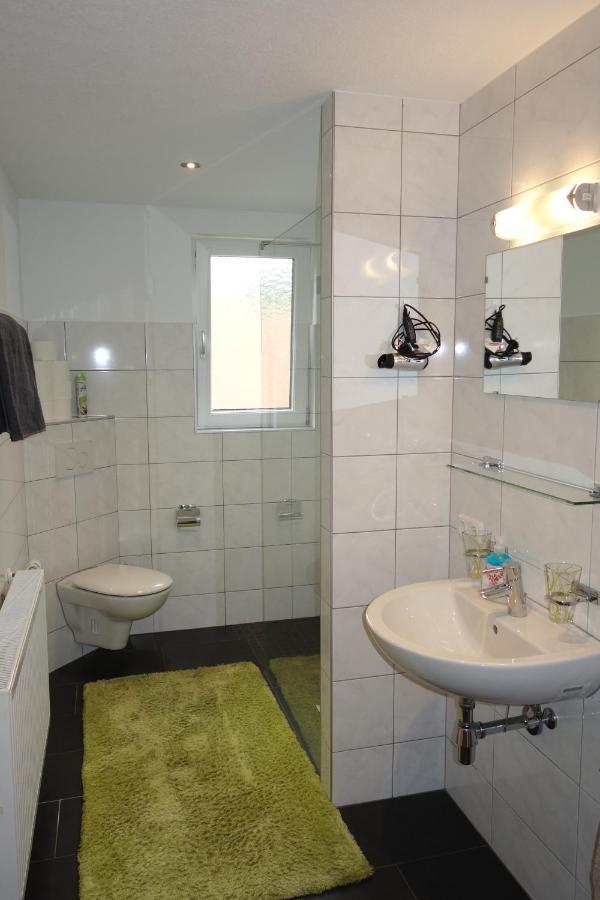 Wirtshaus Zum Stern Hotell Satteins Exteriör bild